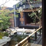 炭焼うな富士 - ❀『中庭』
      
      個室～の眺め