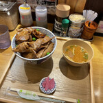 豚丼屋tonton&若菜そば - 