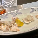 銀座 上瀧 - 佐賀県唐津産 アコウアラの姿蒸し 香港スタイル~清蒸活鮮魚姿包辣椒~