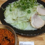 つけ麺本舗 辛部 - 定番つけ麺（大・キュウリ抜き）