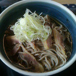 そば処　まるきや - 冷たい肉そば６５０円／平成25年4月