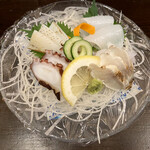 かもめ食堂 - 刺し身の盛合せ
