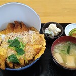 Nomimeshiya Ippuku - 上かつ丼。1250円と高価だが食べる価値あり。