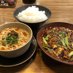 シーファン - 麻婆豆腐定食、お茶と杏仁豆腐は撮り忘れ