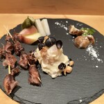 Kamabisu - 前菜の盛合せ：いちじくばたぁー、糠漬け、ポテサラ、ホタルイカ串