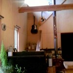 cafe 風音 - 吹き抜けと薪ストーブ