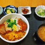 御飯家 - 国産黒豚カツ丼1100円税込