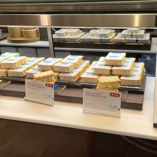 エシレ・パティスリー オ ブール_0