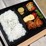 Ouchi Gohan Waraku - 令和4年8月
                        わらく特製手作り弁当 500円