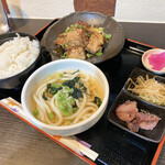 Sousaku Dainingu Nopi - 黒豚の角煮定食　味噌汁をうどんに変更