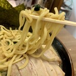 横浜家系ラーメン 一刀家 - 麺リフトアップ