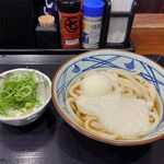 丸亀製麺 - とろ玉並（490円）