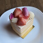 RIVA chocolatier - 桃のショートケーキ　915円