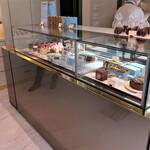 LESS by Gabriele Riva & Kanako Sakakura - 店頭