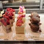 LESS by Gabriele Riva & Kanako Sakakura - 