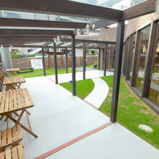 Recommended for parties with multiple people. Terrace seating is pet-friendly!