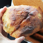 パン工房 のら - オリーブチーズドライトマトのリュスティック (多分380円) '13 3月中旬