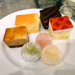 Raunji Bari - デザート「プチケーキなど」