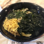 あさ霧 - 料理写真:わかめうどん