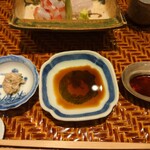 日本料理 別府 廣門 - 左からクエの肝とワタの和え物、ポン酢、醤油