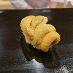 日本橋蛎殻町 すぎた - 赤雲丹握り