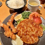 洋食の店 もなみ - 人気No.1のハンバーグ・エビフライ