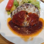 とくら - チーズハンバーグ　肉汁溢れるの図