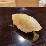 日本橋蛎殻町 すぎた - 真子鰈の昆布締め握り