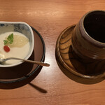 最上亭 - 温かいお茶と一緒に