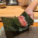天寿し - トロと海ぶどうの手巻き