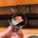 天寿し - トロと海ぶどうの手巻き