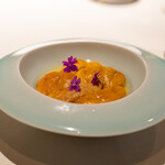 レストラン オオツ - 2022.8 天草産アカウニ 群馬産トウモロコシ「恵味ゴールド」芯の出汁ジュレと実のヴルーテフラン