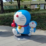 La Brianza - お店に向かう途中で見かけた六本木ヒルズ夏の恒例ドラえもんオブジェ