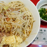 ラーメン二郎 - 汁なし半分＋ニンニク多め＋青ネギ