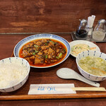 中国菜 オイル - ご飯と春雨サラダと卵スープ。ご飯はお代わりしてしまった。