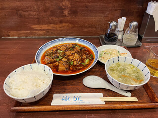 中国菜 オイル - ご飯と春雨サラダと卵スープ。ご飯はお代わりしてしまった。