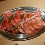 和牛放題の殿堂 秋葉原 肉屋横丁 焼肉 - 