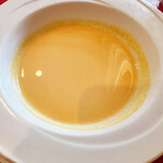 クロップスプーン - ランチのスープ
            カボチャ(岐阜産バターナッツカボチャ)の冷製スープ