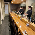 めん 呼白 - 店内カウンター