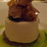 九十九里産ハマグリとモンサンミッシェル産ムール貝の冷製白ワイン蒸し