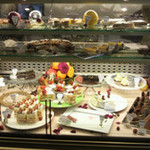 季節の旬な食材を使用したケーキがいっぱい並んでいます