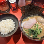 横浜ラーメン 斎藤家 - ラーメン並 味玉 ライス