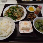 中華料理・無臭ぎょうざ パクちゃん - 料理写真:ニラレバ定食ミニ・・・ミニなのか