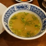 ダントツラーメン - 餃子のスープ