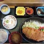 チキンカツ定食￥９５０(１３年４月)