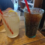 REDS’ BURGER STORE - レモンスカッシュとコーラ