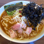 麺や 真登 - 濃厚辛ラーメン　大盛り　バラのりトッピング