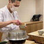 勢麟 - 炊きあがりの白米