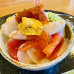 Otaru Takenosushi - 『海鮮丼(上)』
                        税込2,310円