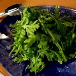 ト灯 - 春菊サラダ